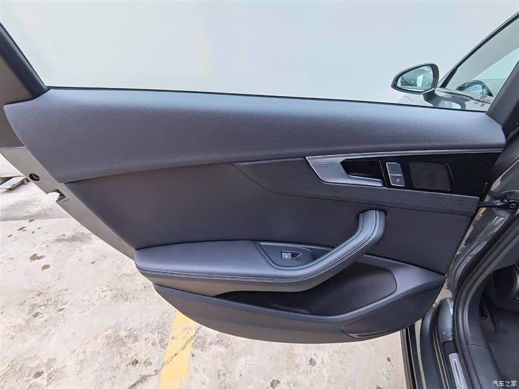 Audi A4L, 2024 23