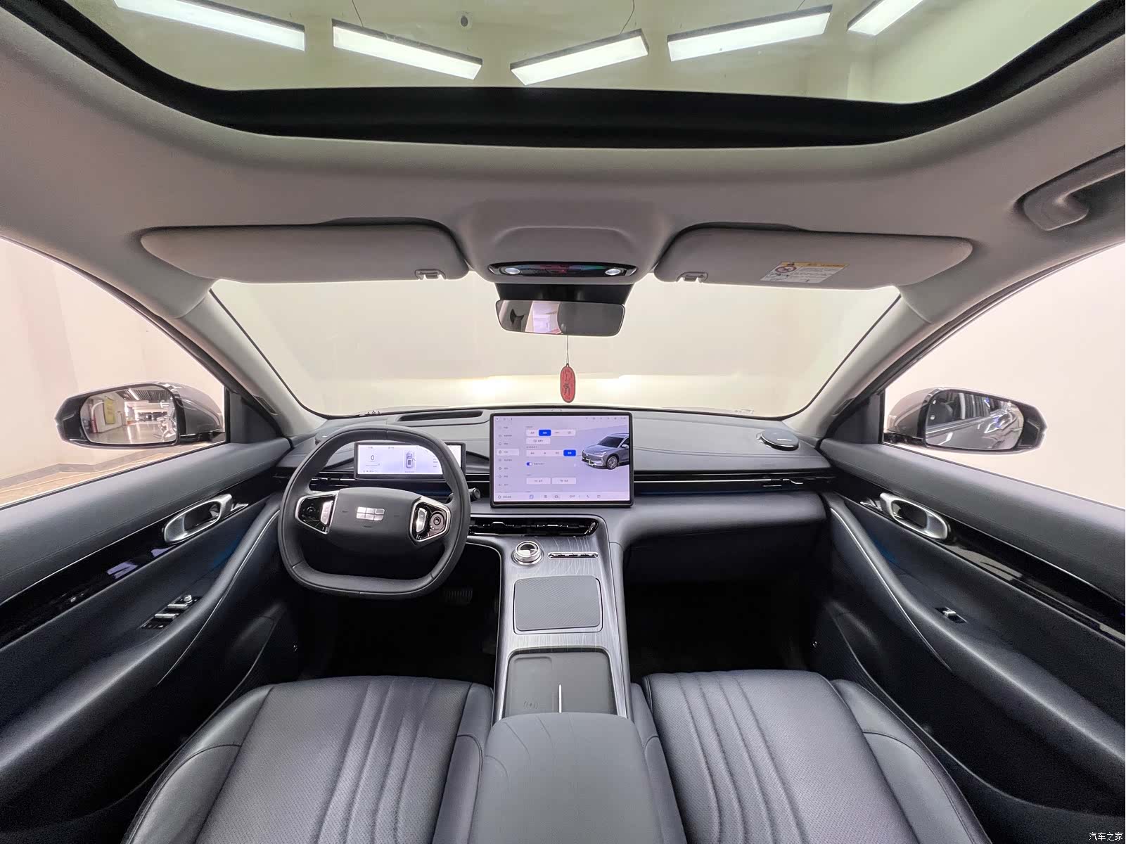 Geely Galaxy E5, 2024 19