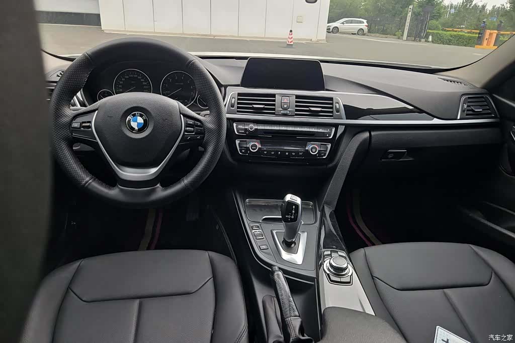 BMW 3 Series, 2016 12