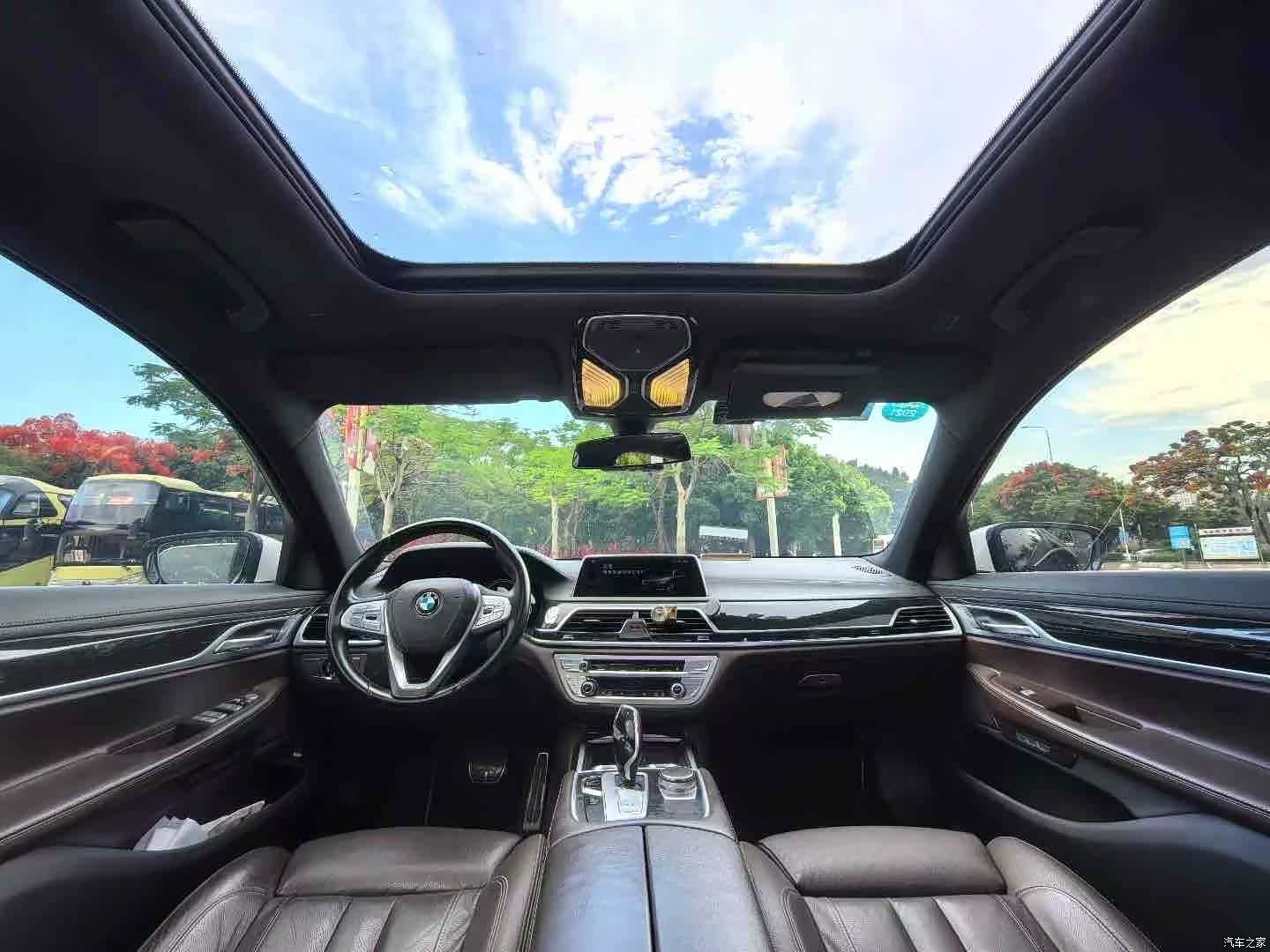 BMW 7 Series, 2018 все фото