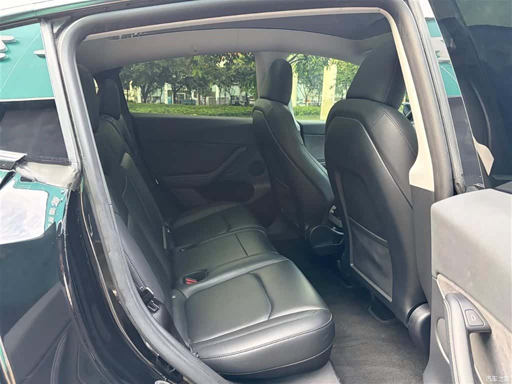 Tesla Model Y, 2023 13