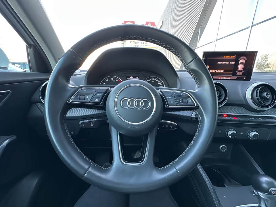 Audi Q2L