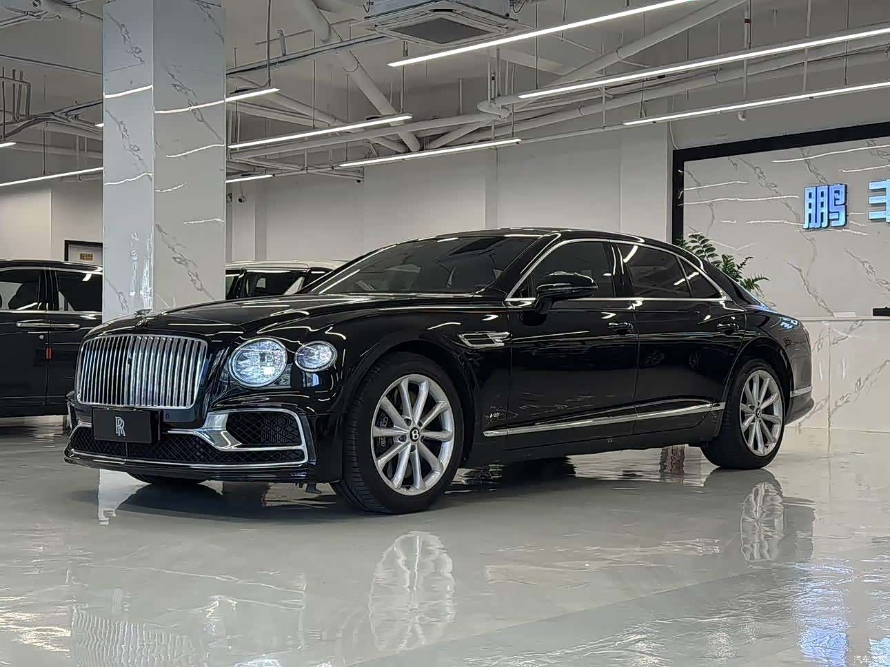 Bentley Flying Spur, 2022 1