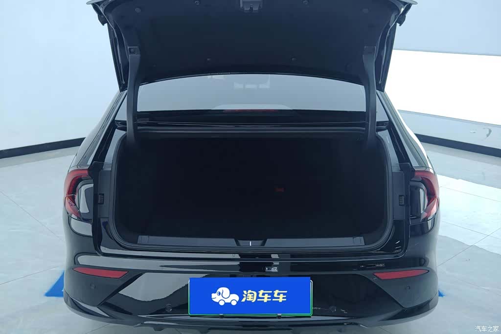 Wuling Starlight, 2025 4