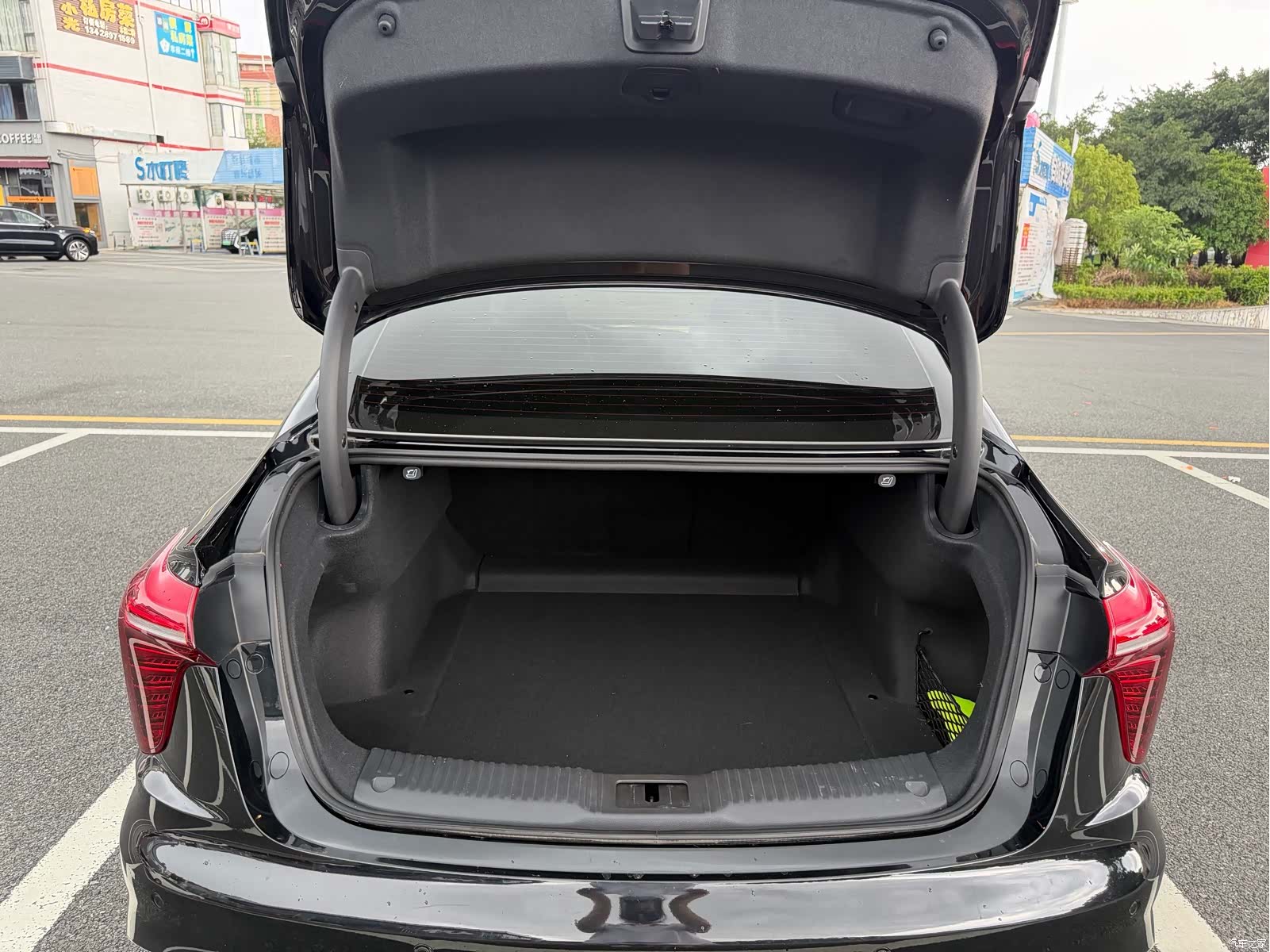 Hongqi H5, 2023 14