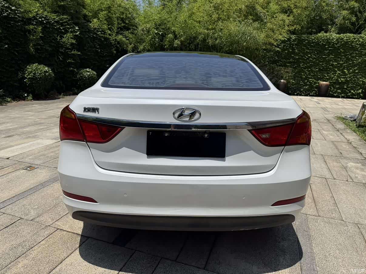 Hyundai DLX, 2014 4