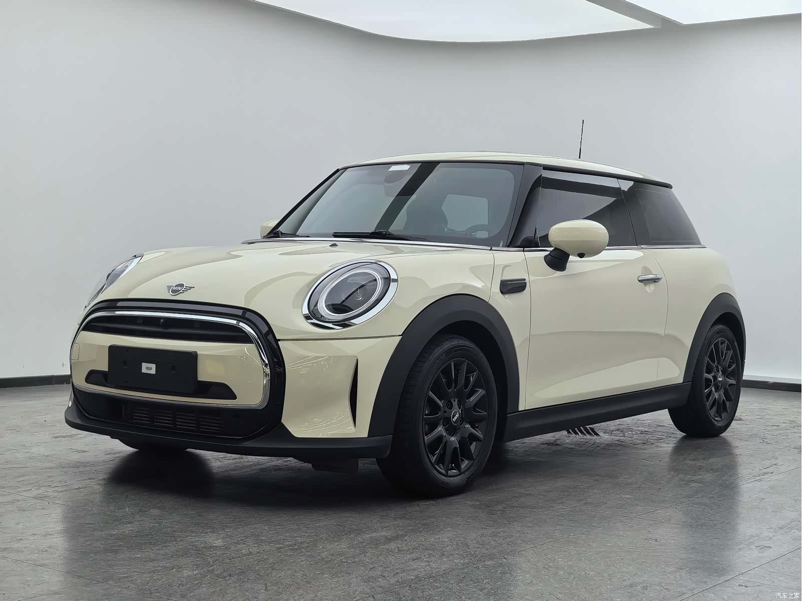 Mini ONE, 2022 1