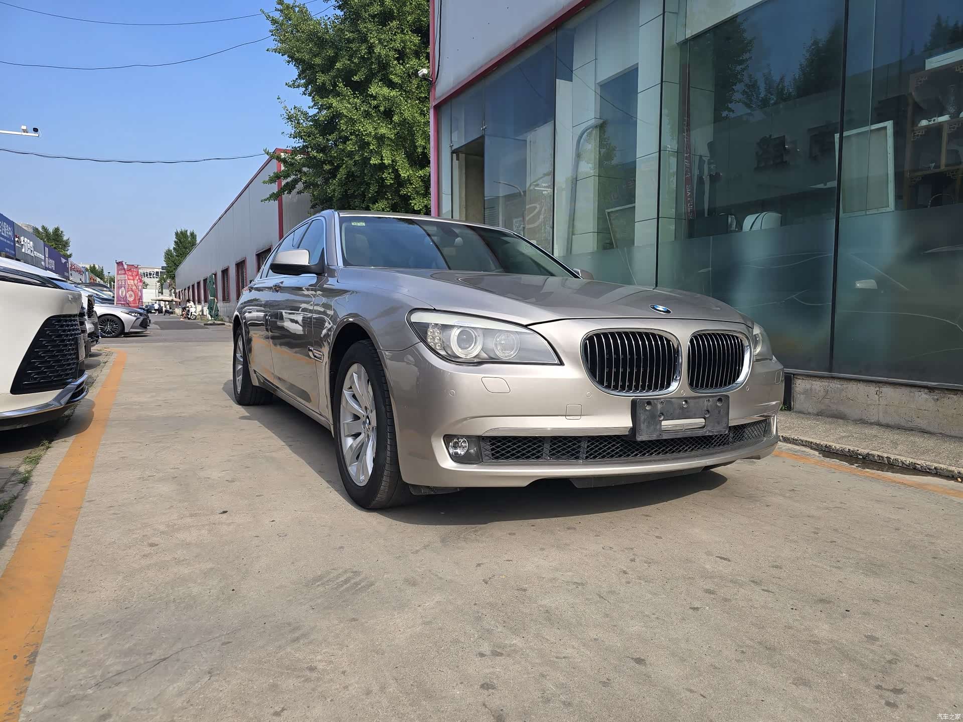 BMW 7 Series, 2011 3