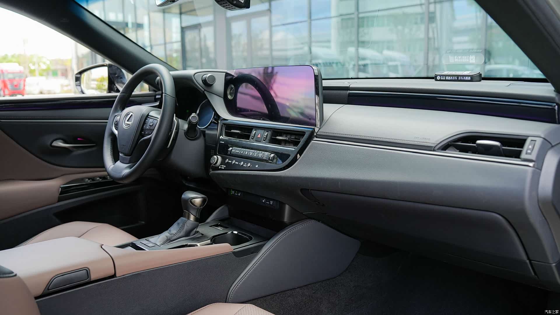 Lexus ES, 2024 10