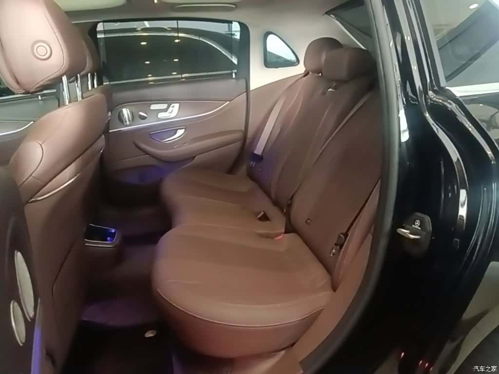 Mercedes-Benz E-Class, 2023 17