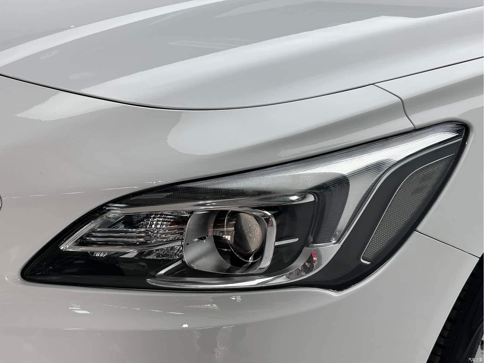 Buick LaCrosse, 2017 3
