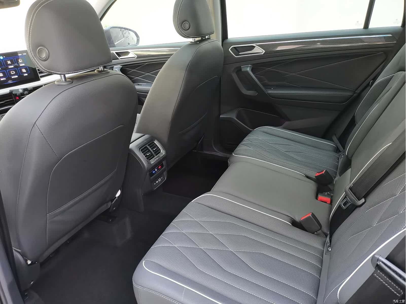 Volkswagen Tiguan L, 2022 8