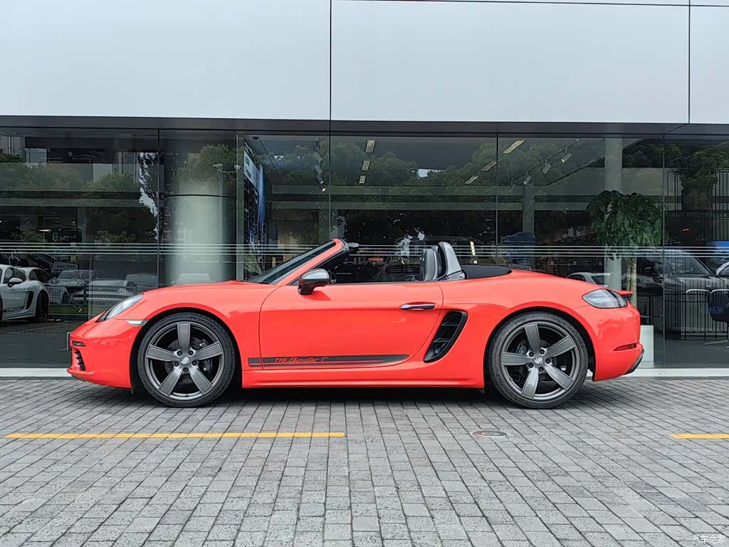 Porsche Boxster, 2022 2