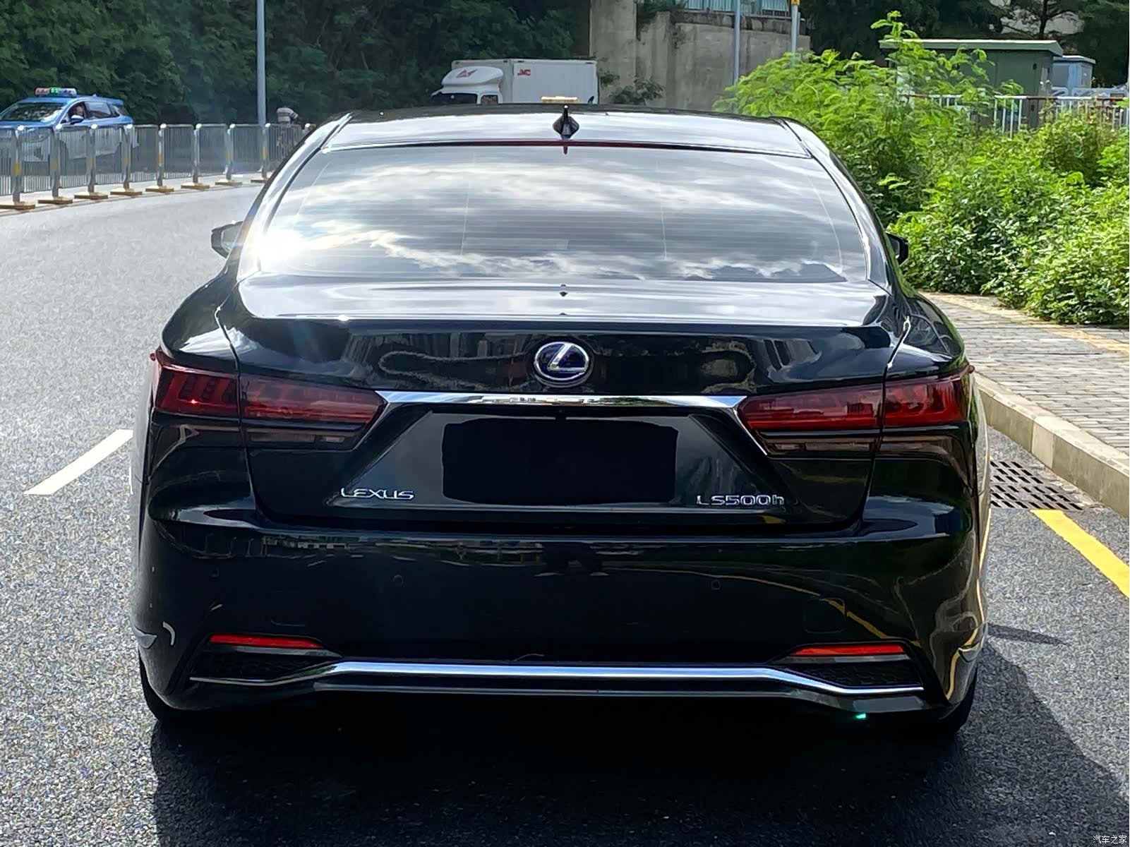 Lexus LS, 2023 21