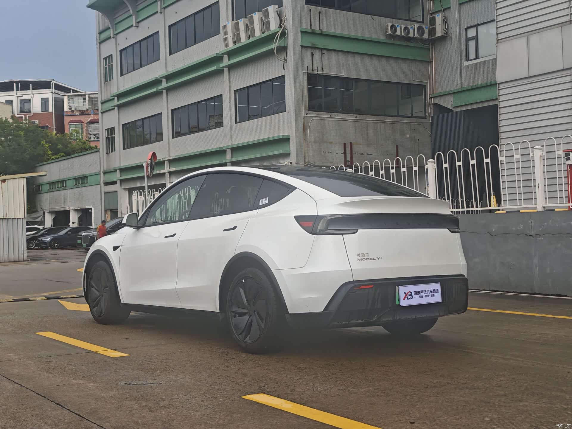 Tesla Model Y, 2025 6