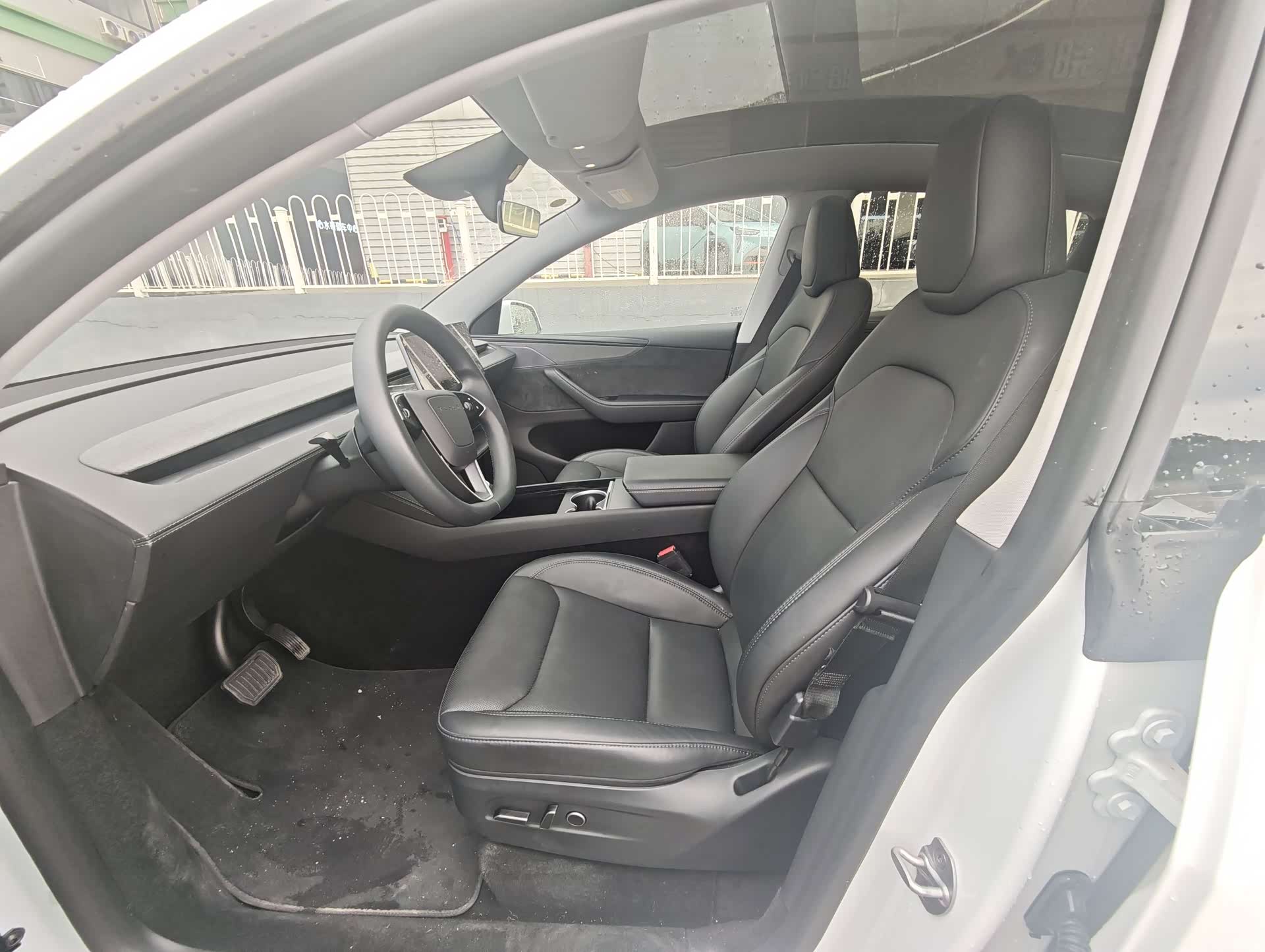 Tesla Model Y, 2025 12