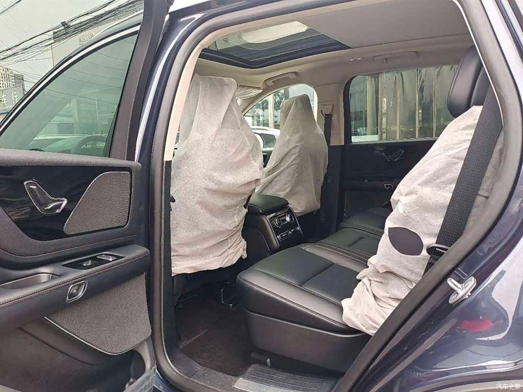 Lincoln Aviator, 2023 9
