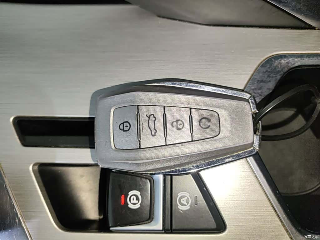 Geely Coolray, 2021 9