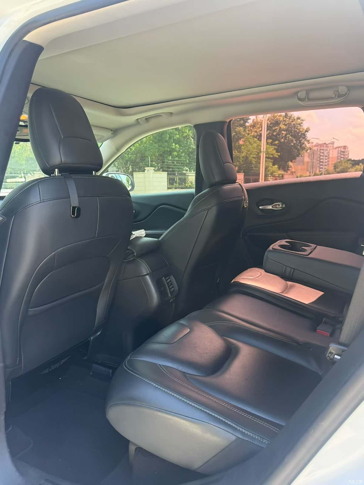 Jeep Cherokee, 2018 8