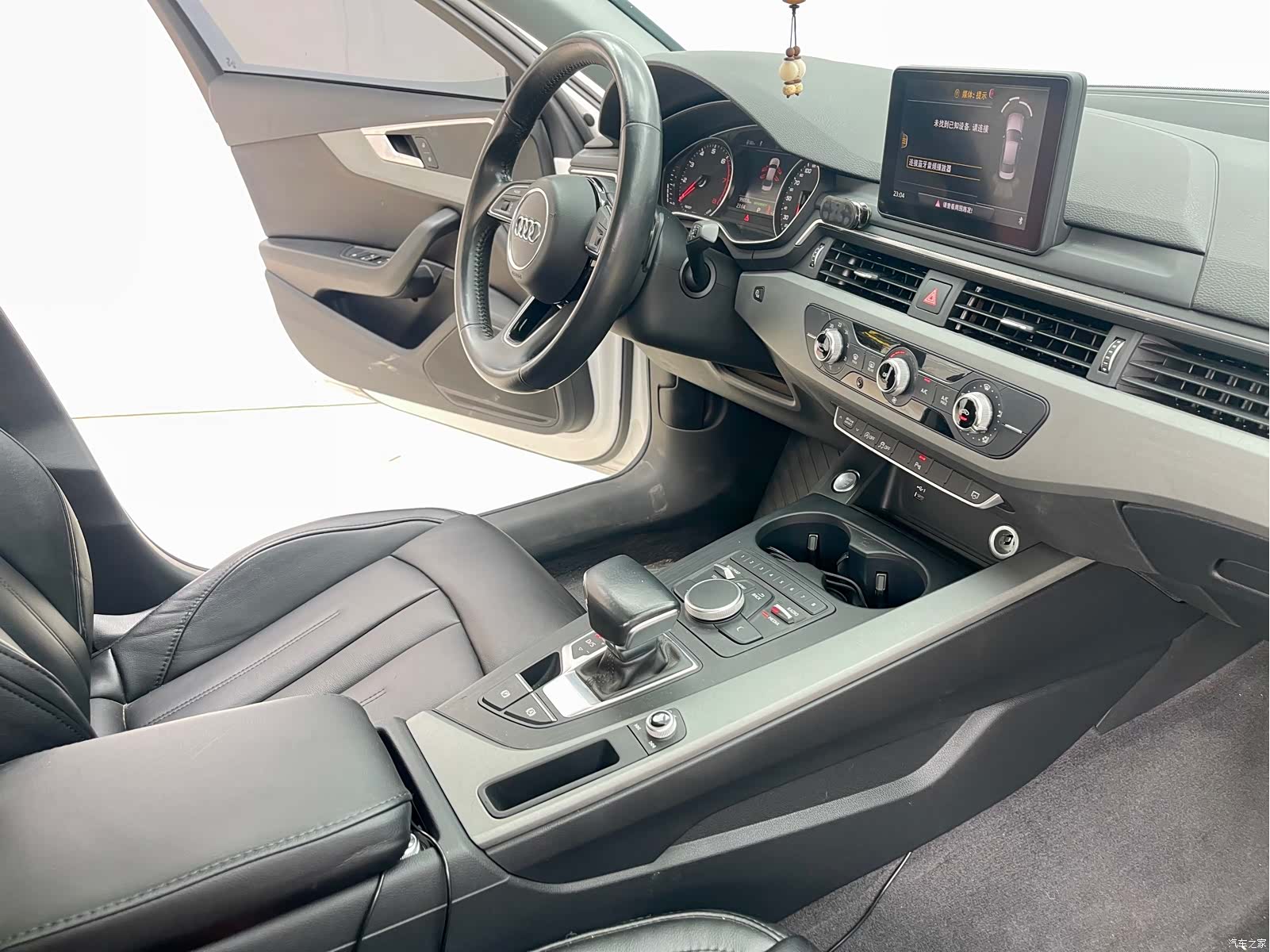 Audi A4L, 2018 15