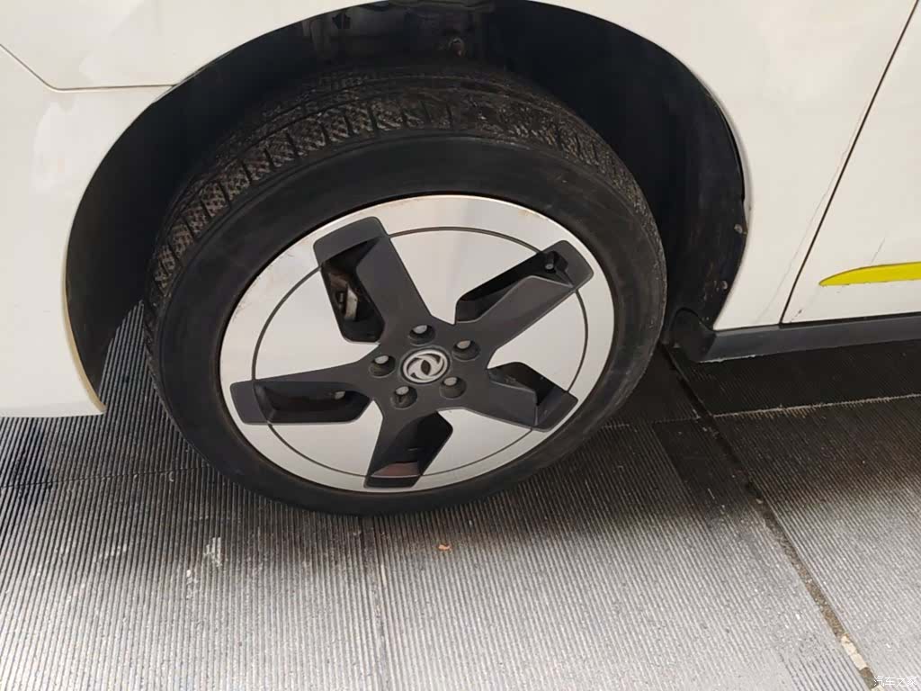 DongFeng E70, 2023 23