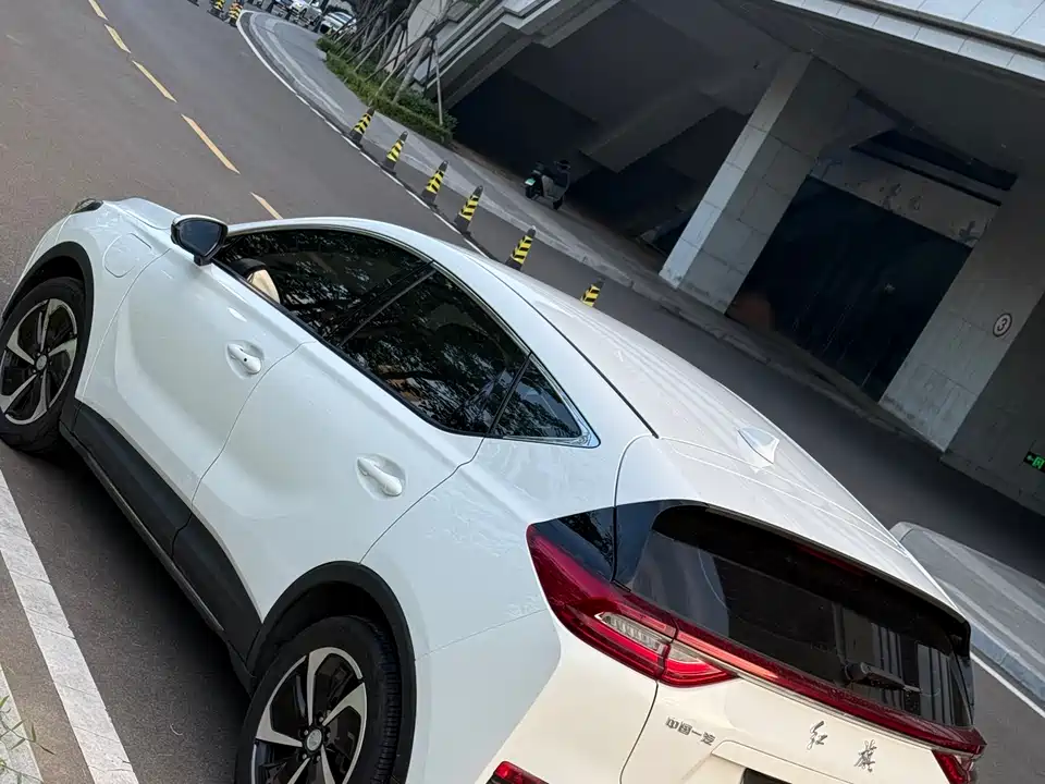 Hongqi E-HS3 Hongqi E-HS3