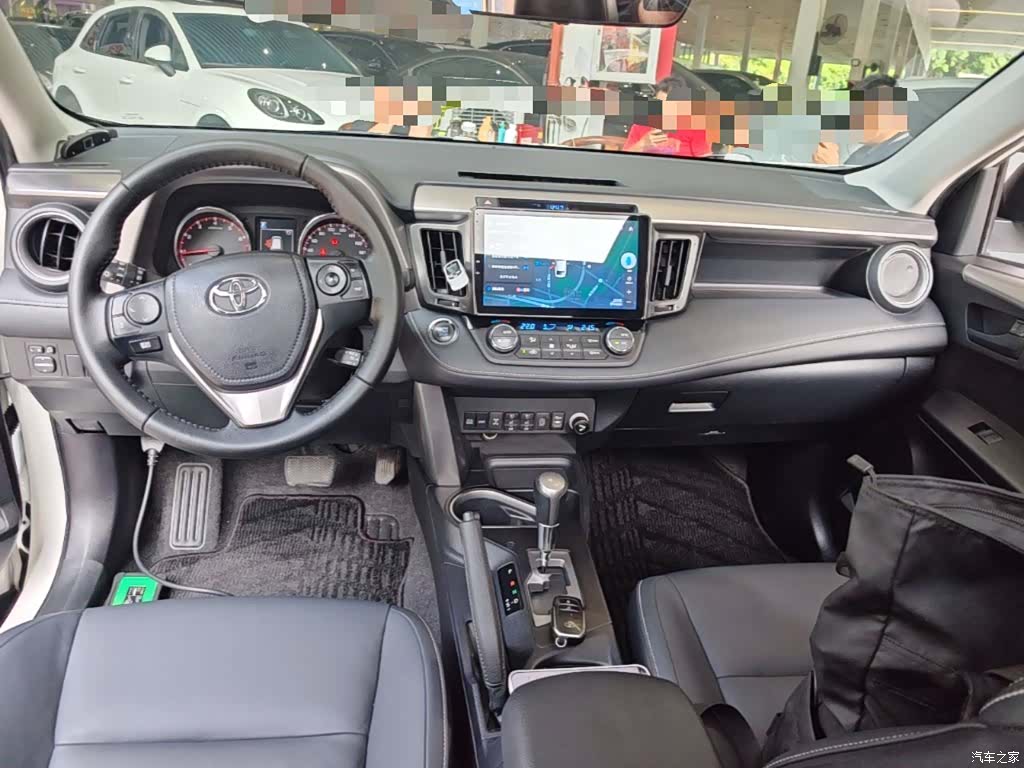 Toyota RAV4, 2016 10