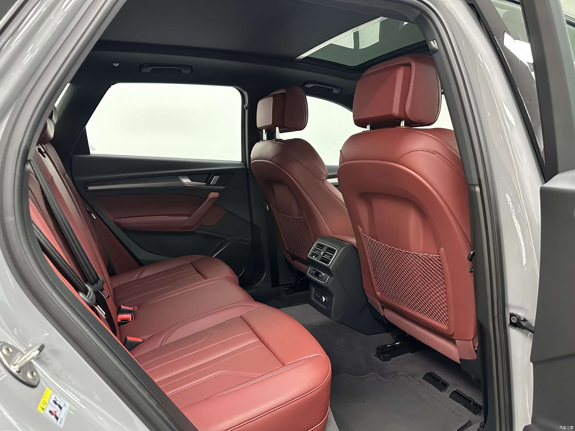 Audi Q5L, 2025 16