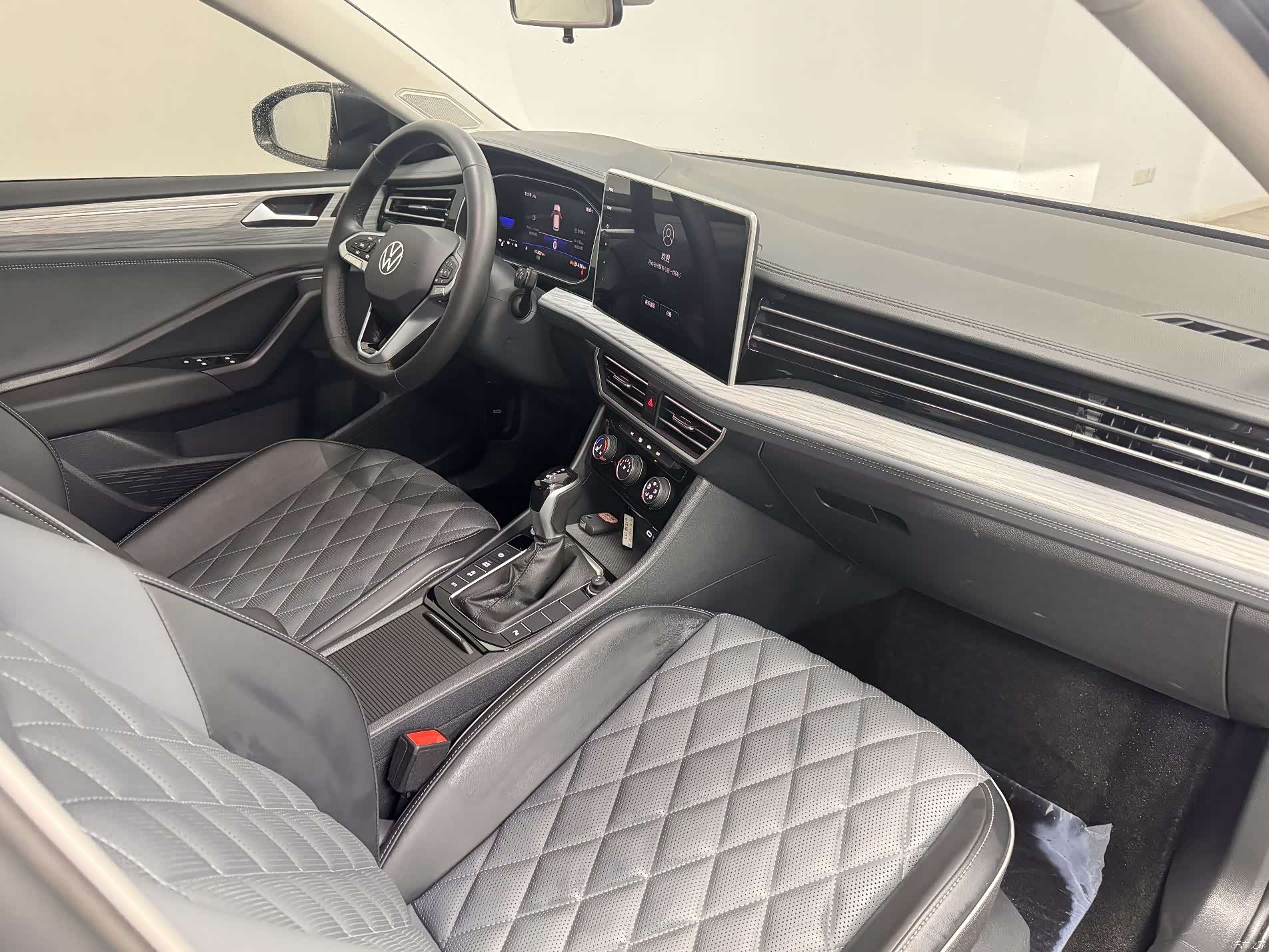 Volkswagen Sagitar, 2024 12