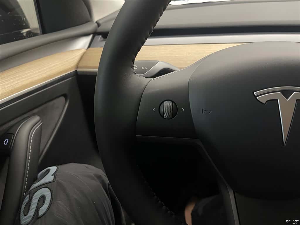 Tesla Model Y, 2022 22