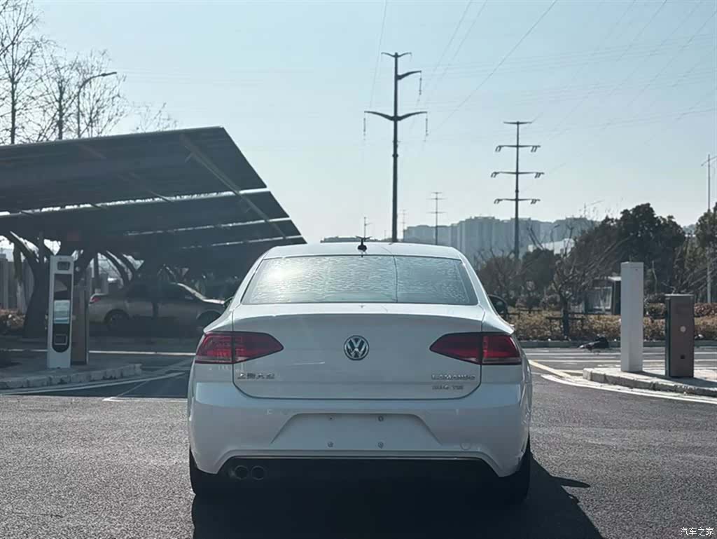 Volkswagen Lamando, 2015 13