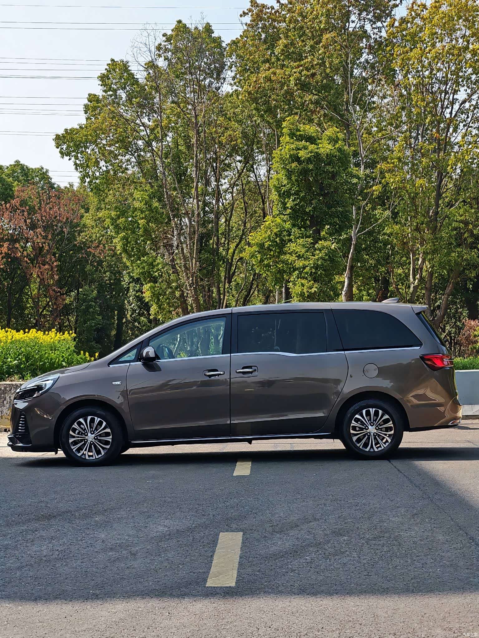 Buick GL8, 2023 3