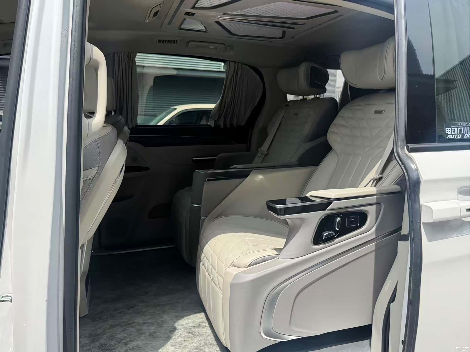 Buick GL8, 2021 9