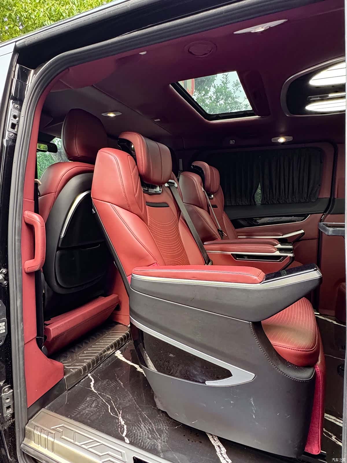 Ford Tourneo, 2025 24