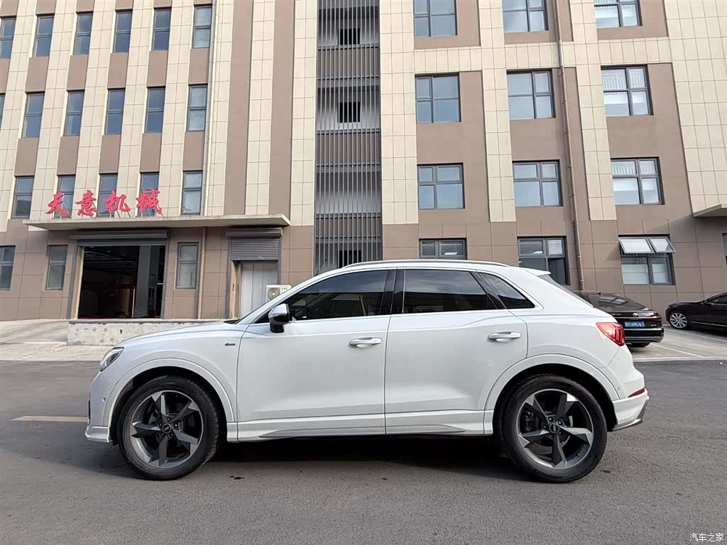 Audi Q3, 2022 8