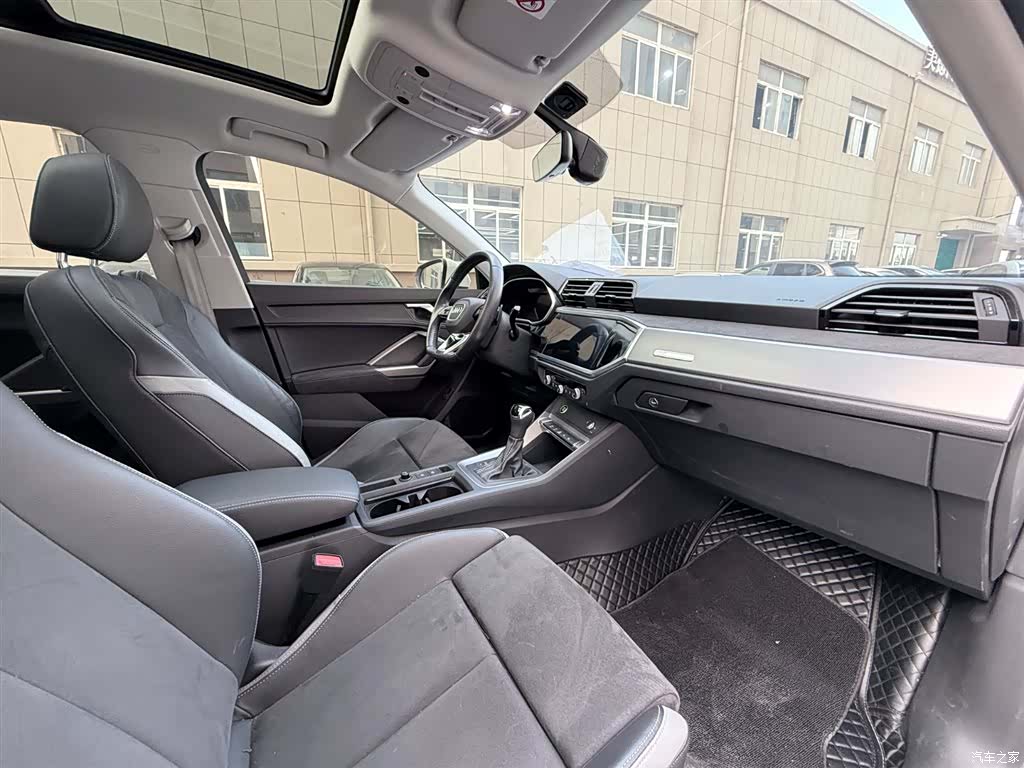 Audi Q3, 2022 12