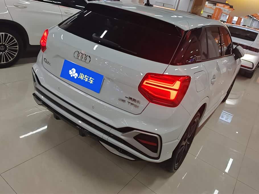 Audi Q2L