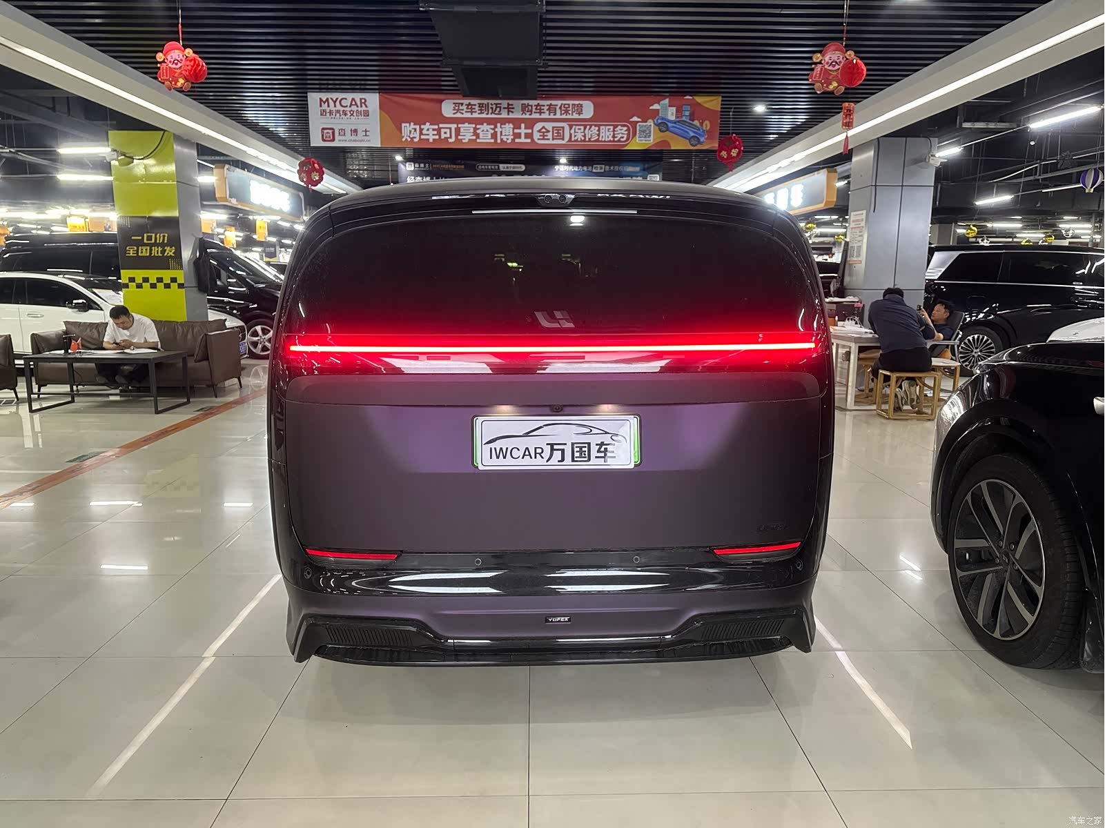 Li Auto MEGA, 2024 18