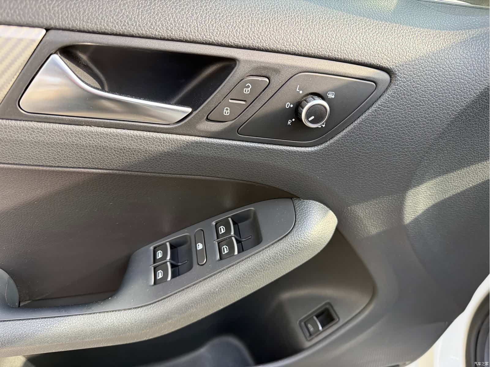 Volkswagen Sagitar, 2014 12