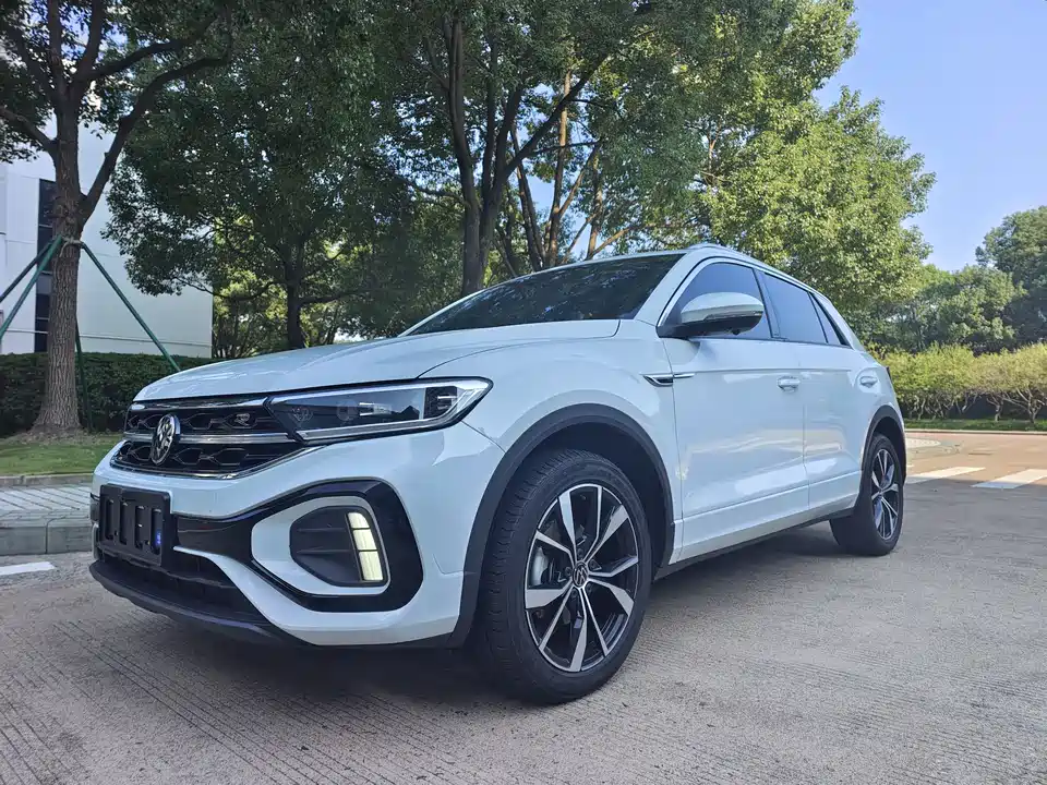 Volkswagen T-ROC exploring Songs