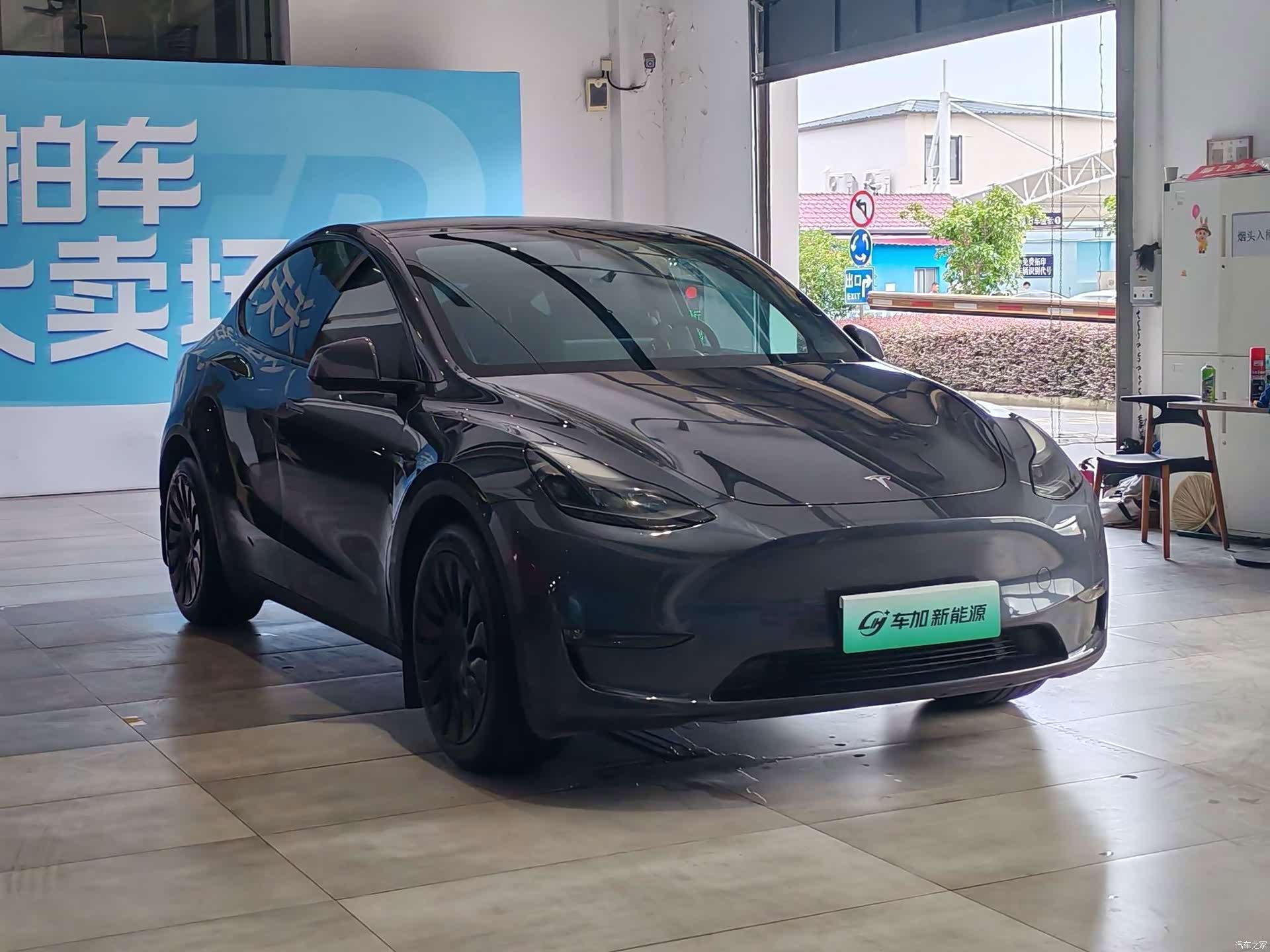 Tesla Model Y, 2021 3