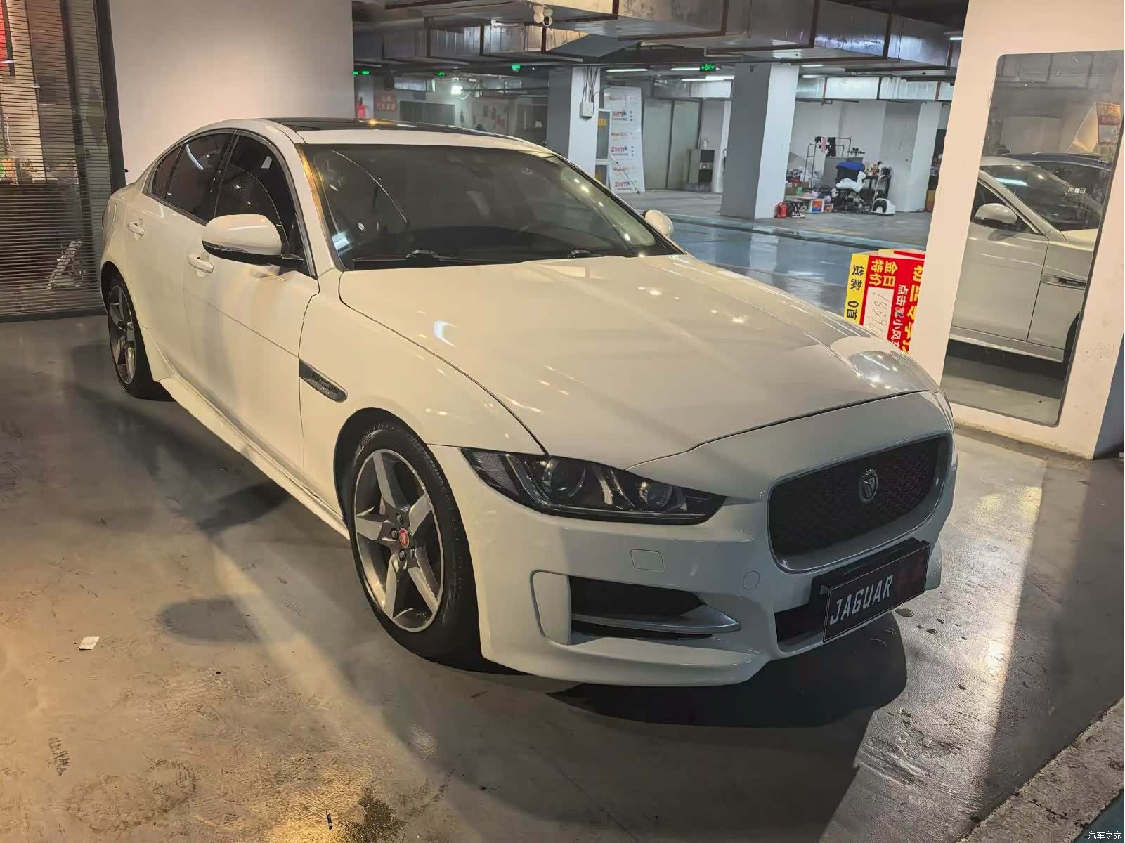 Jaguar XE, 2016 3