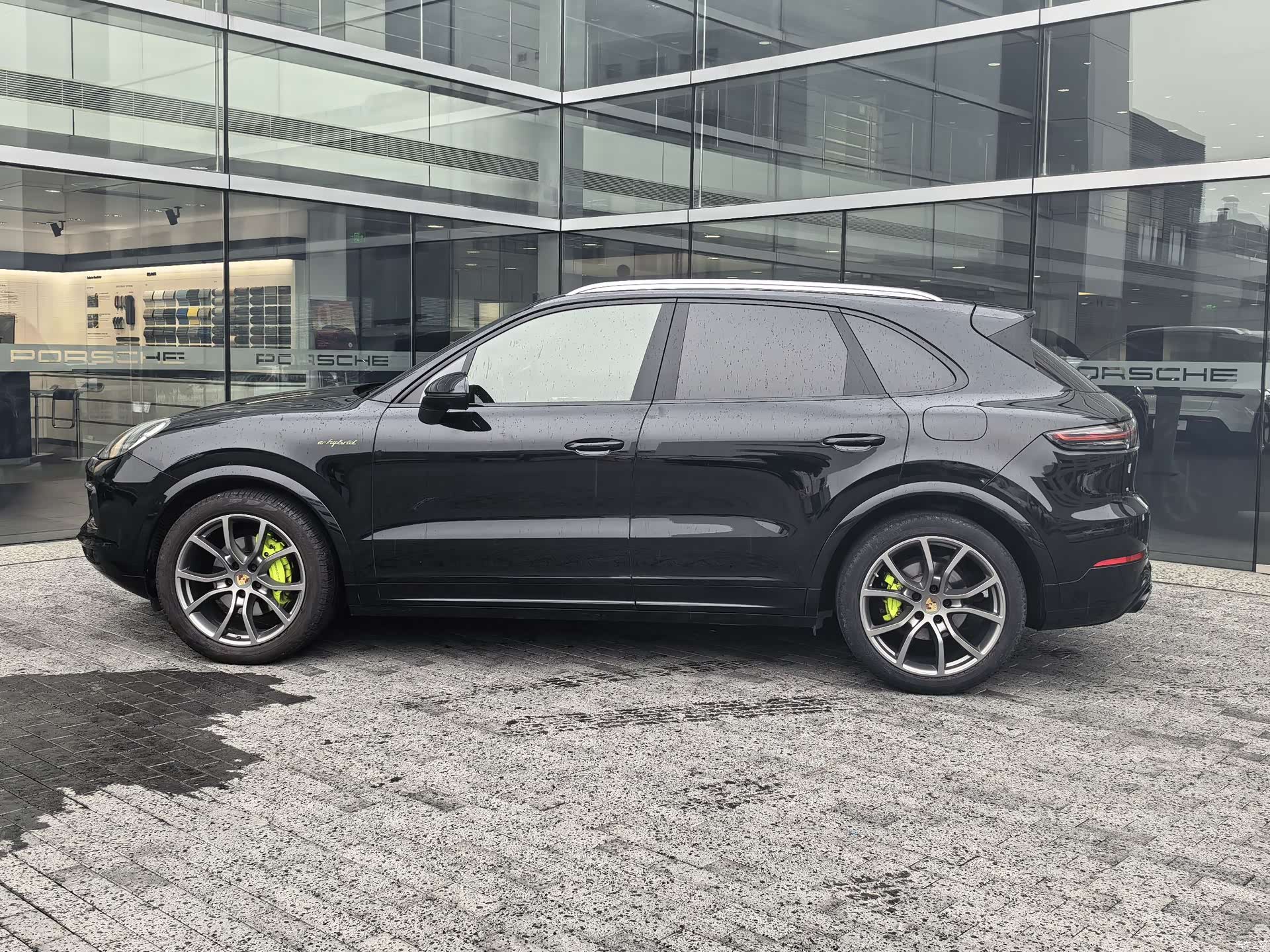 Porsche Cayenne, 2023 все фото
