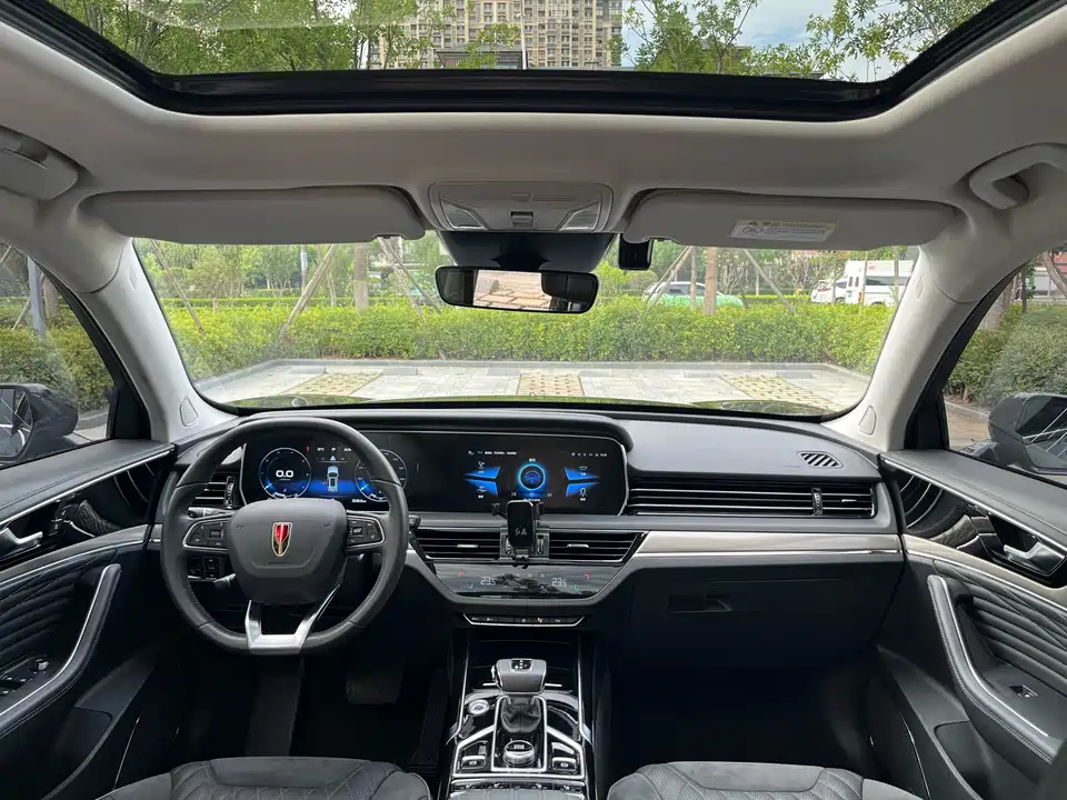 Hongqi HS5