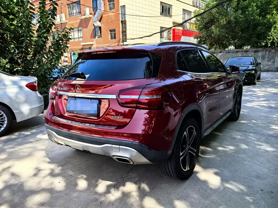 Mercedes-Benz GLA
