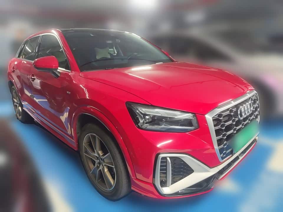 Audi Q2L