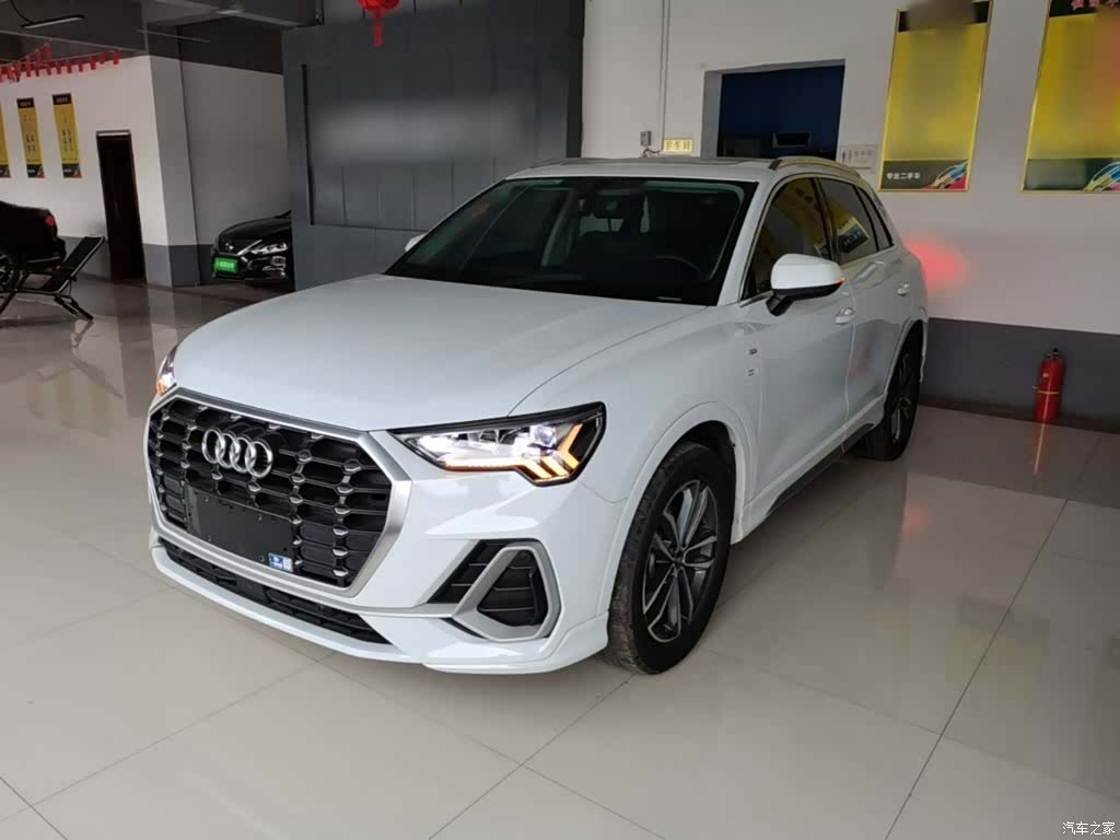Audi Q3, 2022 1