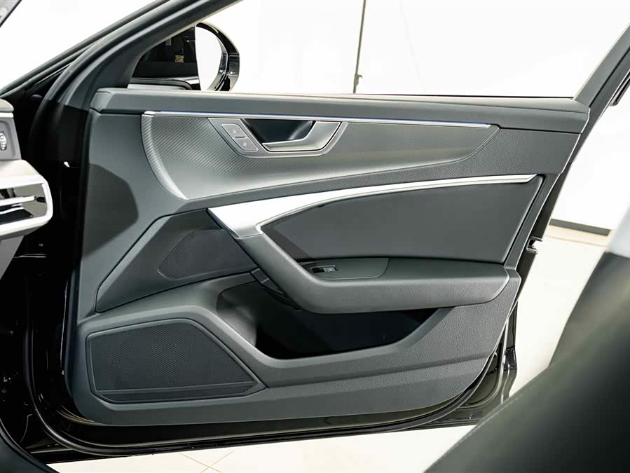 Audi A6L 2023, фото 16