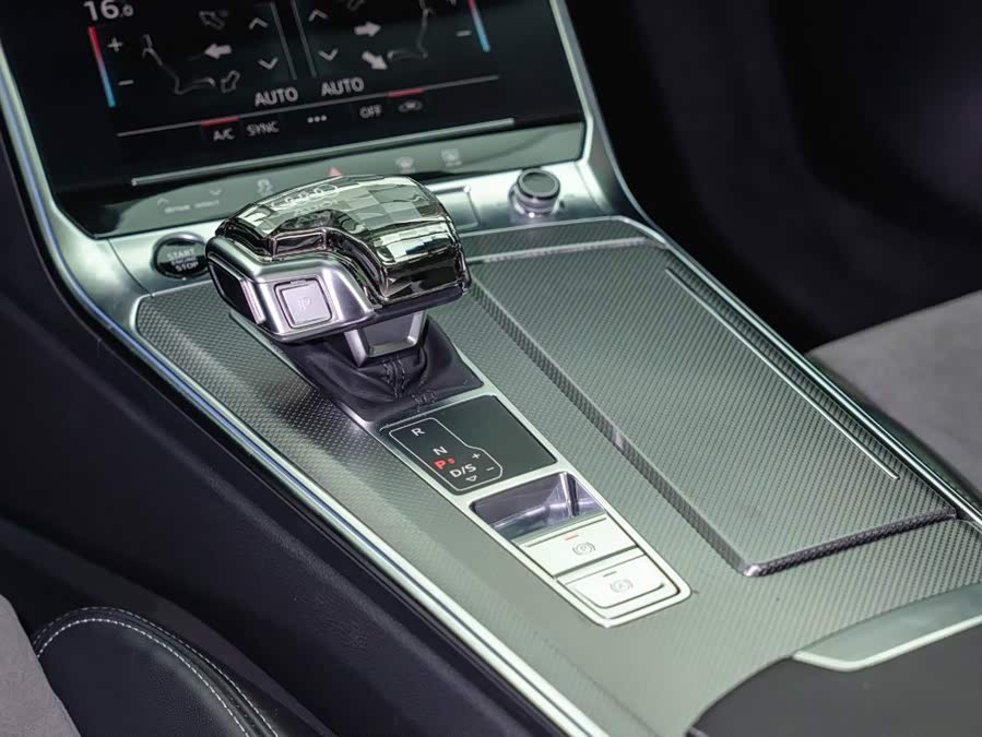 Audi A6L 2024, фото 13