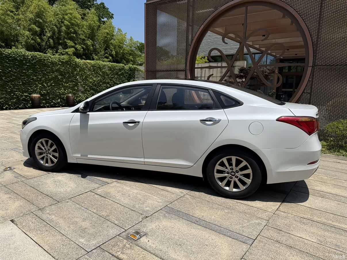 Hyundai DLX, 2014 7